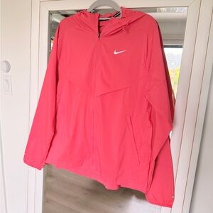NWOT Nike Windrunner Repel Running Jacket